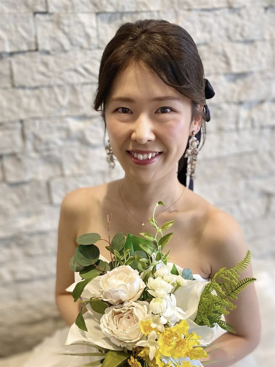 Bridal portrait with pearl drop earrings
